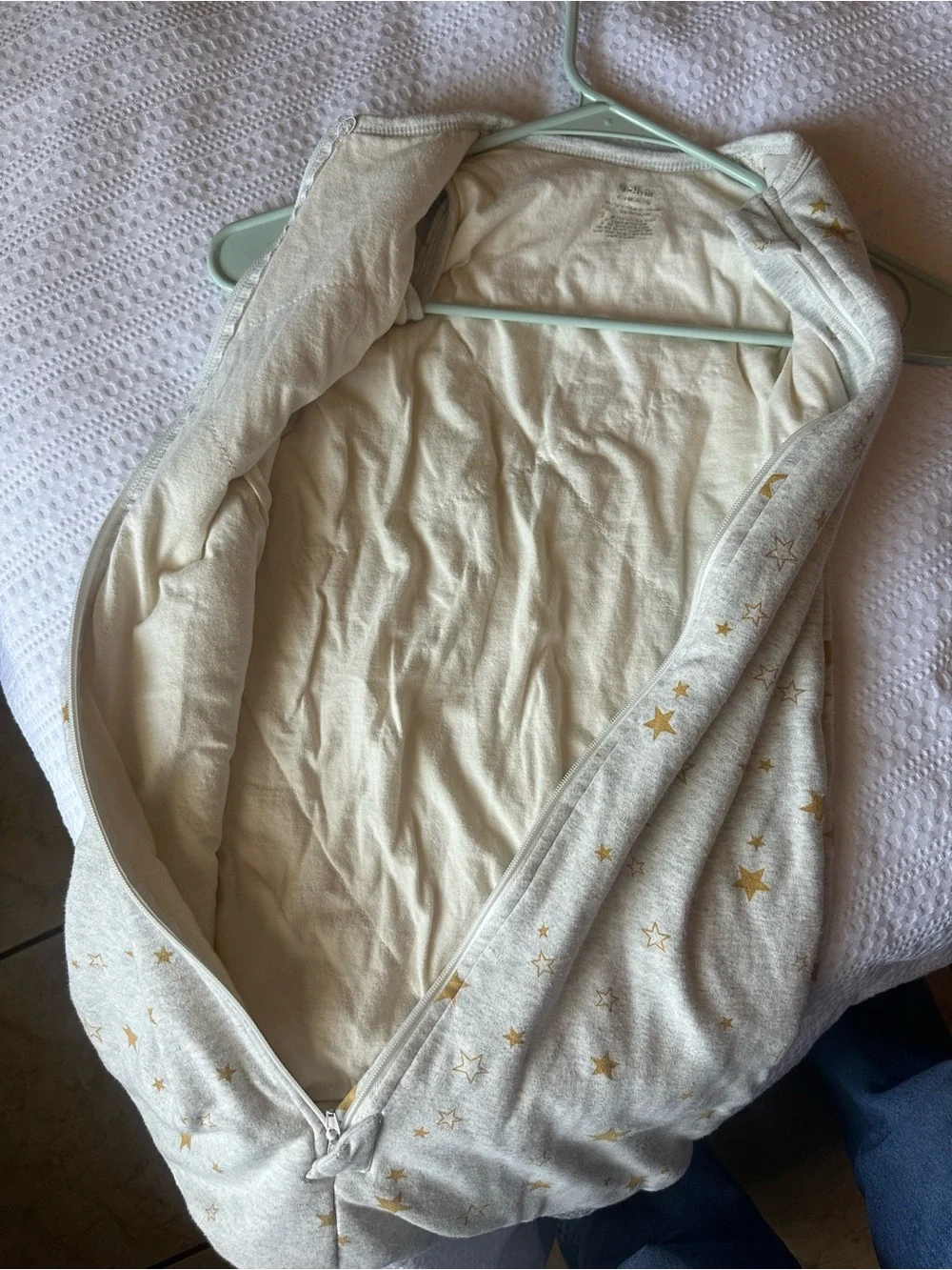 Baby Sleeveless Zip Sleep Sack in Gold Star Print 100% cotton 3-6 months